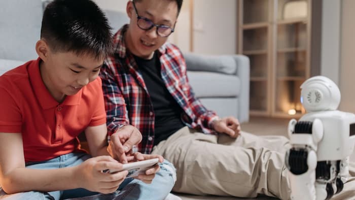 Banner Title: Tips for Parents on Dealing with Fake News