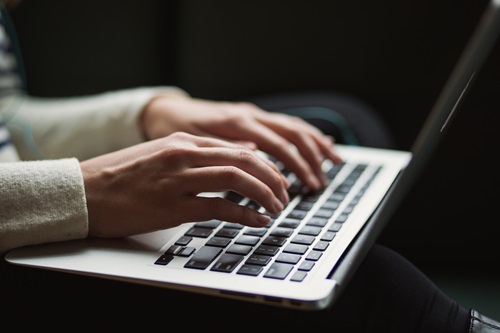 01 person using laptop